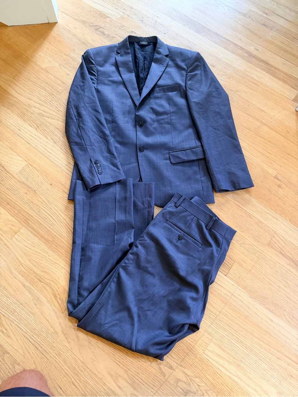 Men's Size 38S "Jos. A. Bank" Gray Two-Piece Suit Blazer & Pants 100% Wool GUC